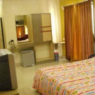 Woodland Regency Hotel Silvassa Buitenkant foto